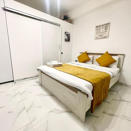 Апартаменти White 2 Бухарест Екстер'єр фото